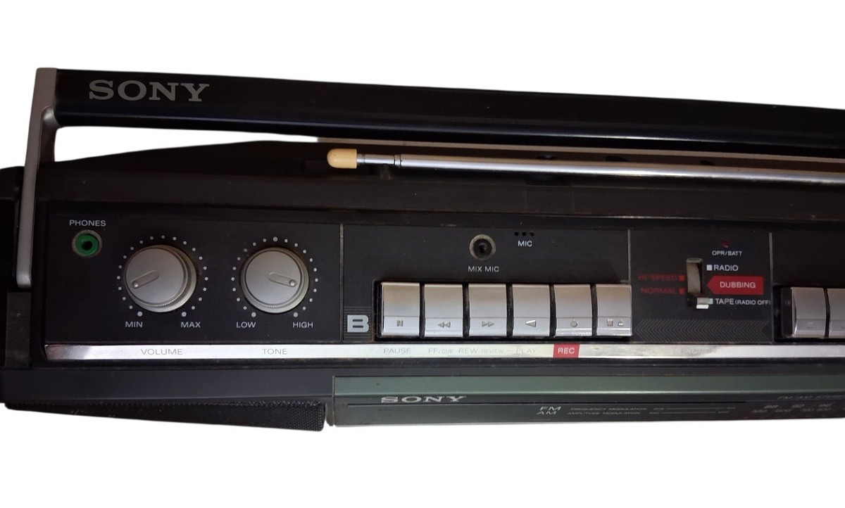 Sony CFS W301 Am FM Dual Cassette Portable Radio Boombox Recorder