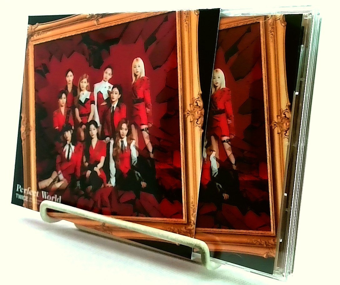 Twice – Perfect World/CD + trading card + sticker set [Limited