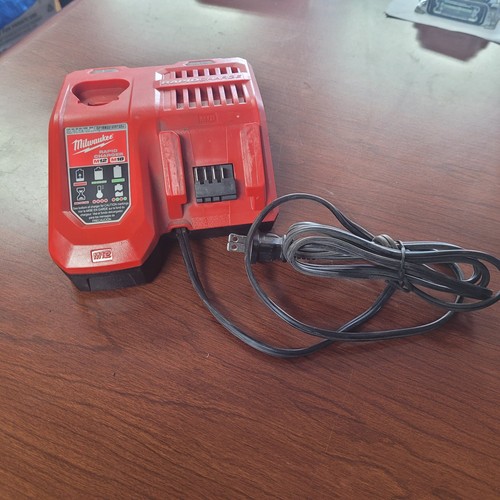 Milwaukee M12 M18 Rapid Charger 48-59-1808 Dual Voltage Tool Battery Charger