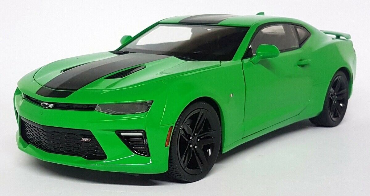 Autoworld 1/18 - 2017 Chevy Camaro SS Krypton Green Diecast Model Car