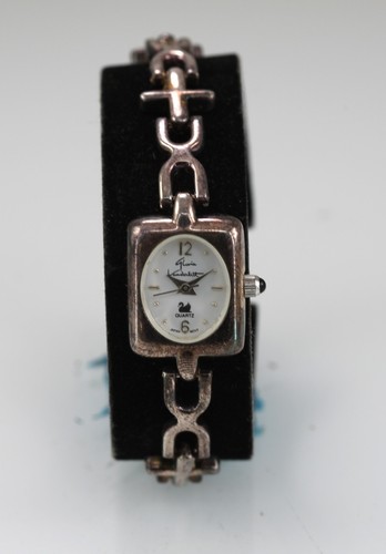 Montre vintage Gloria Vanderbilt Dainty pour femme : cadran