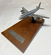USAF Boeing KC-135 Stratotanker Desk Top Display Jet Model aiplane euc