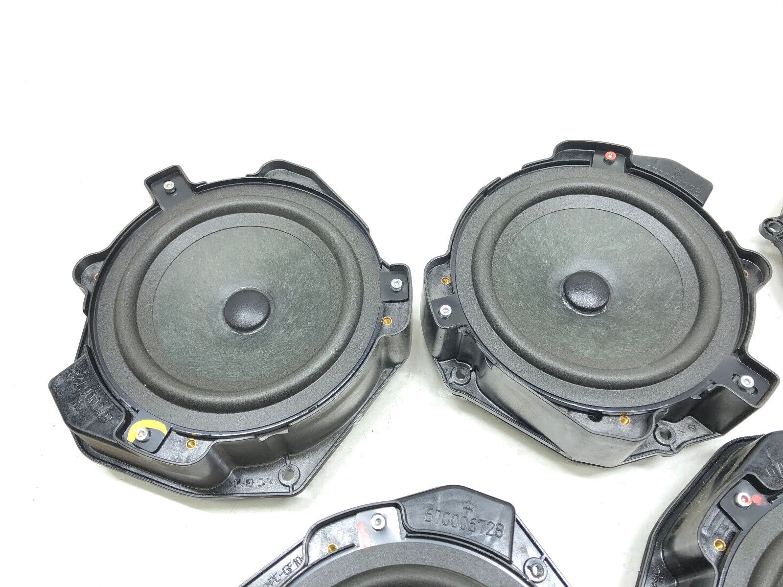 2014-2017 MASERATI GHIBLI SPEAKERS SET X8 OEM.