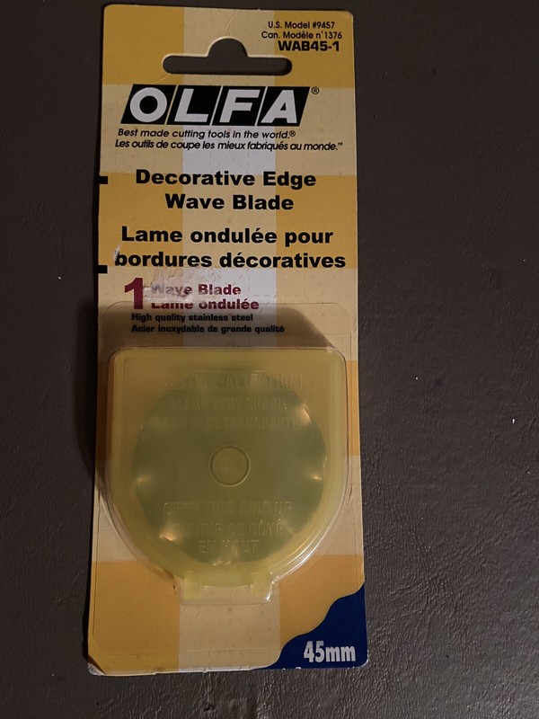 OLFA DECORATIVE EDGE WAVE BLADE - STAINLESS STEEL -MODEL #9457 - WAB45-1 -- NEW