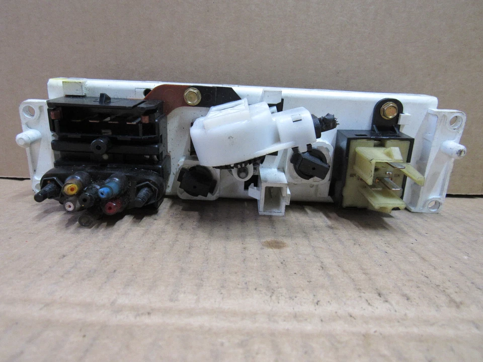 Ford Mustang 2001 2002 2003 2004 módulo de control de calor aire acondicionado OEM 655-00897 Foto 2 de 4