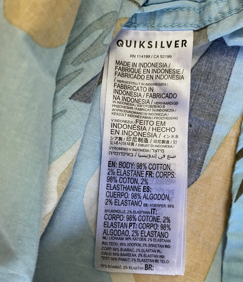 Quiksilver Printed Button Up Shirt Blue Size XL Short Sleeve Hawaiian Casual Top - Image 4 of 4