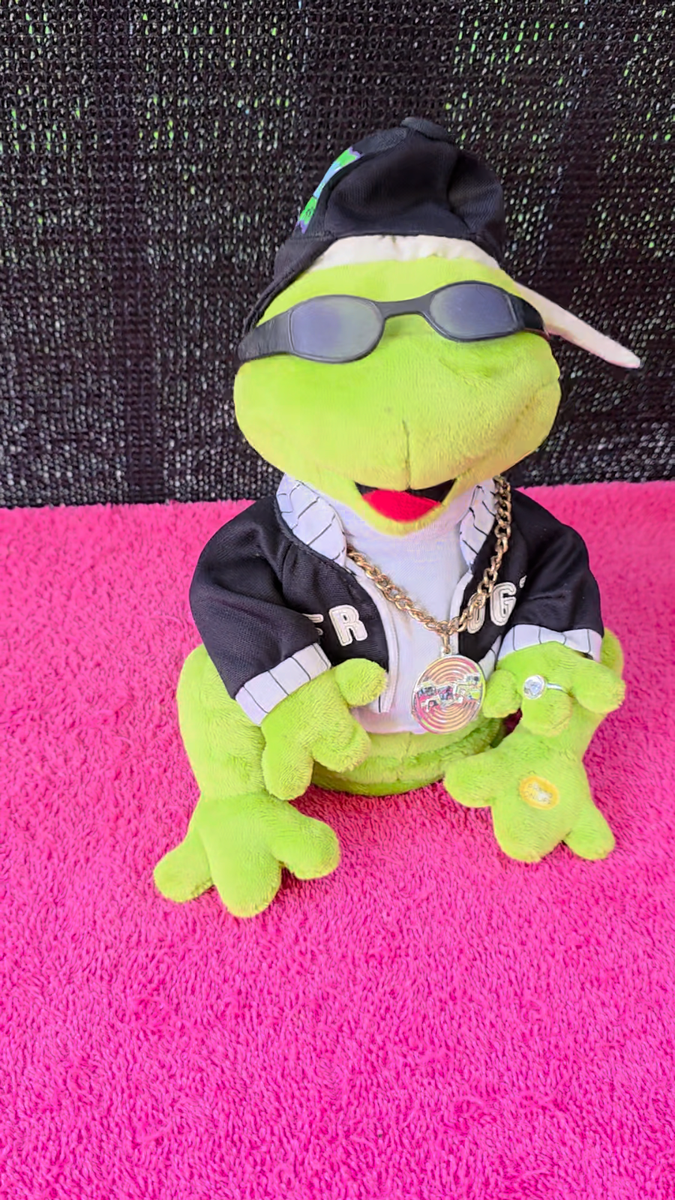 Gemmy Frogz Rock Rap It Ribbit Hip Hop Frog Singing Plush Livin