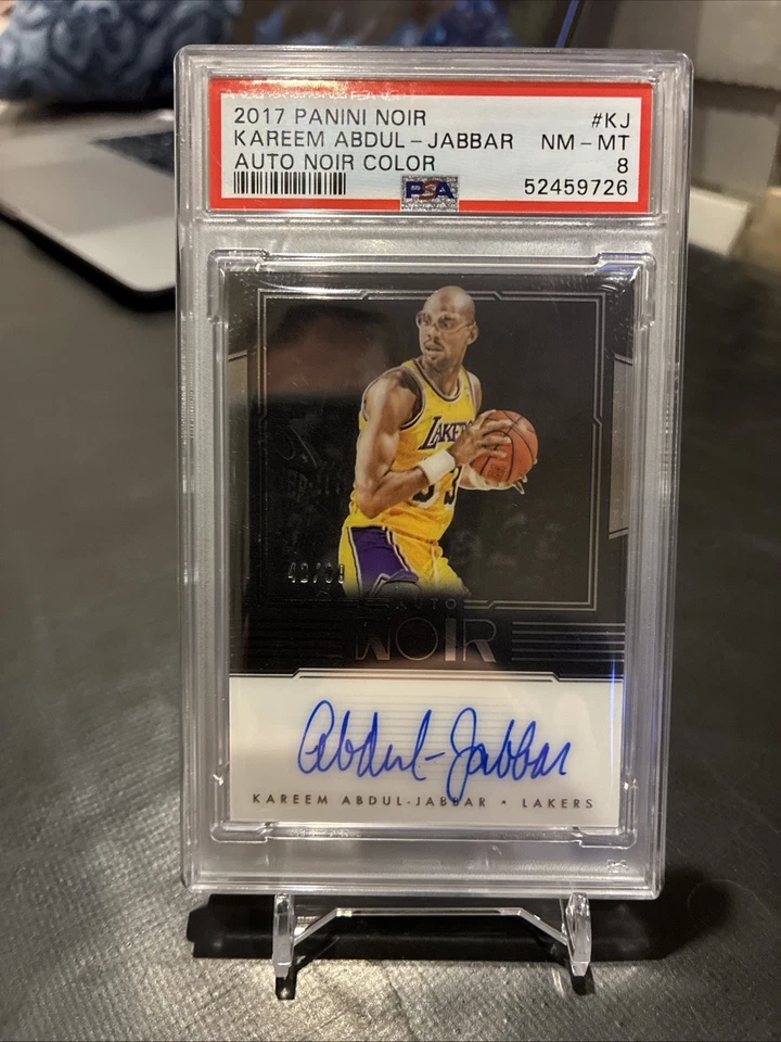 2017-18 Noir Auto KAREEM ABDUL-JABBAR 57/99 #ANC-KJ HOF Los Angeles Lakers PSA 8 Foto 4 de 4