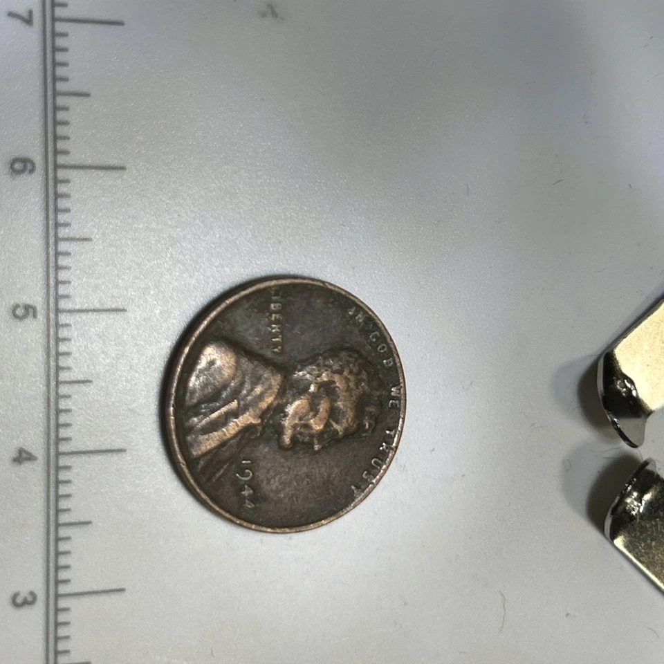 Raro centavo Lincoln Wheat 1944 sin marca de ceca borde moneda de un centavo error “L” Liberty Foto 2 de 4