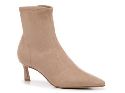 Woman's Boots Steve Madden Lianne Bootie Size 7.5 Taupe