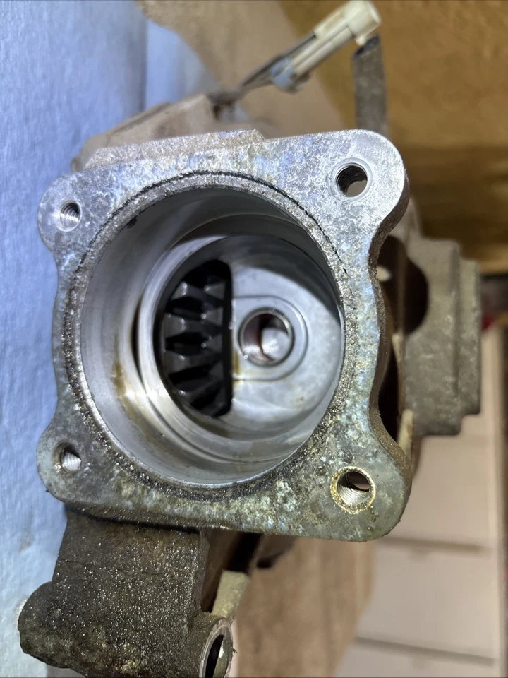 John Deere Gator HPX 615 2006 carcasa de engranaje diferencial delantero 310 Foto 4 de 4