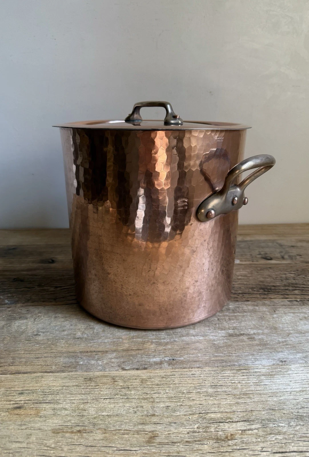 Vintage Williams Sonoma Hammered French Copper Stock Pot with Lid - 24cm - 12 Qu
Opens in a new wind