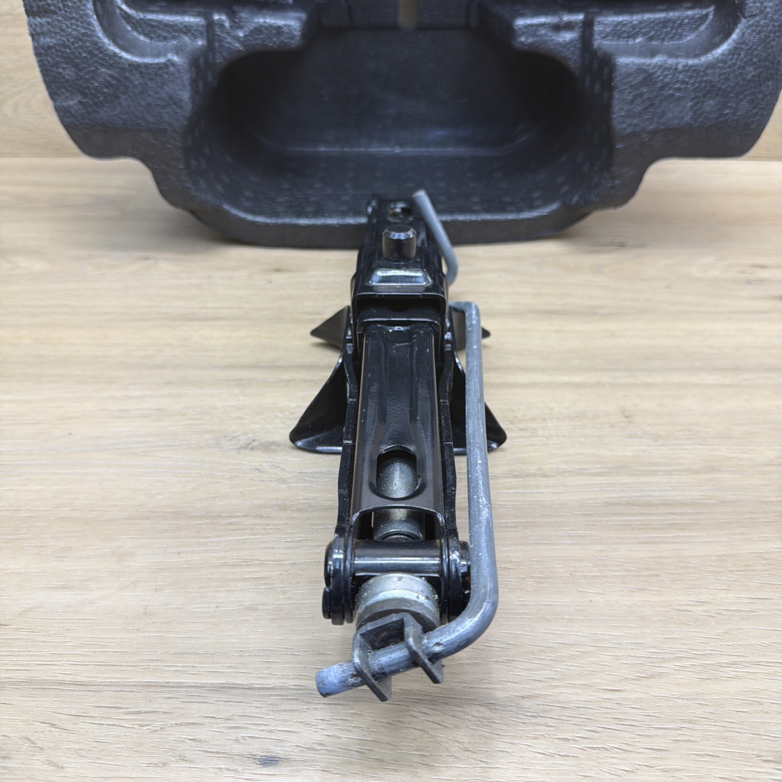 🟢 Maserati Ghibli M157 Quattroporte Emergency Spare Tire Jack Tool Kit Oem🟢