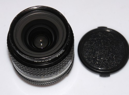 RARE MF Nikon Nikkor 24 mm F/2.0 Ai Wide Angle Lens for Nikon SLR cameras EXC! - Picture 2 of 6