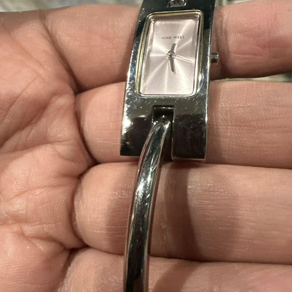 Running Nine West Silver Bracelet Ladies Watch With Light Pink Dial New Battery - Image 4 of 4