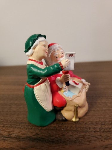 Hallmark Keepsake Ornament Checking His List 1991 6th in Series QX4339 - Picture 8 of 13