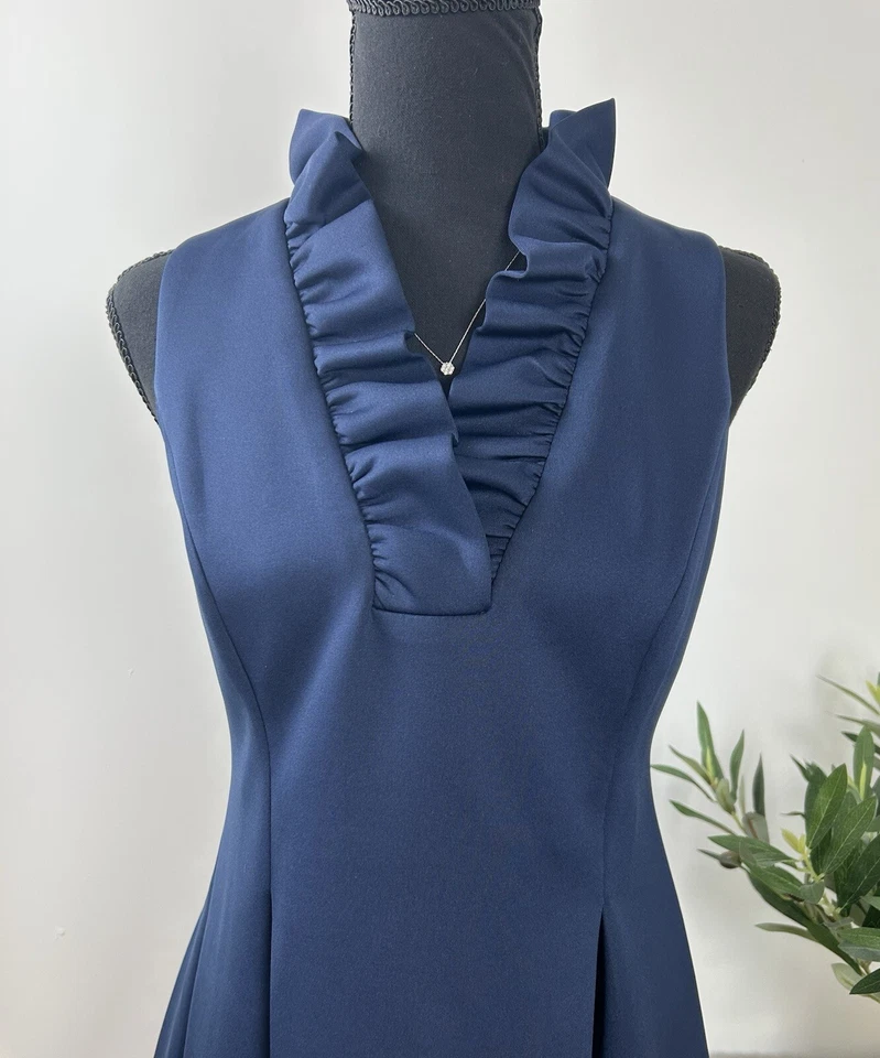 Talla 10 Petite-JESSICA HOWARD-Azul Marino-VESTIDO VAINA-Volantes-Cuello en V-Sin Mangas-$123 Foto 2 de 4