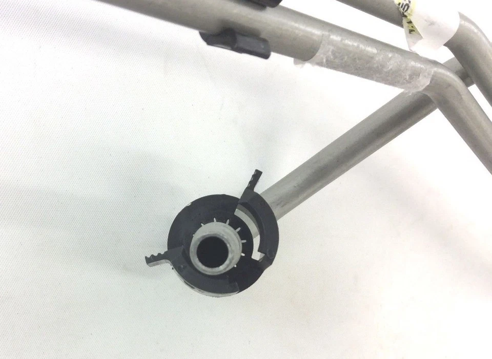 2004 Ford F-150 Oil Cooler Tube Assembly New OEM 4L3Z-7R081-AB - Image 3 of 4