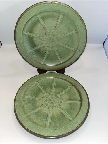Vtg Set Of 2 MCM Frankoma Prairie Green Wagon Wheel Dinner Plates 10”