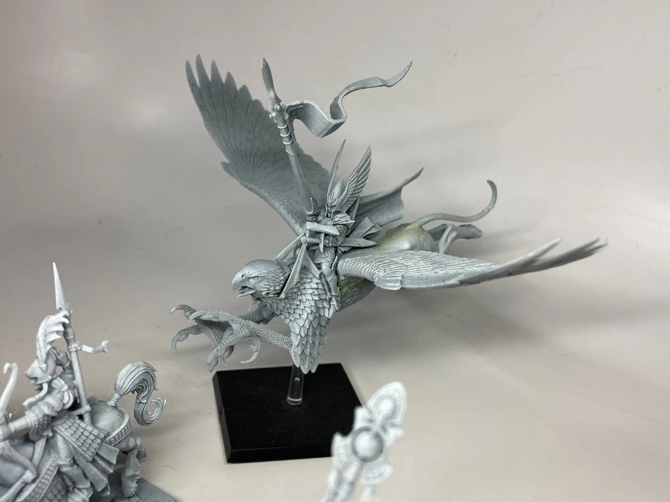 Warhammer  Fantasy / Old World - High Elf Army Lot High Elves Army w/ Griffon - Image 4 of 4