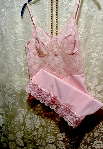 Vtg Warner’s Full Slip Pink Nylon Lace Dress Gown Dainty Retro Whimsy