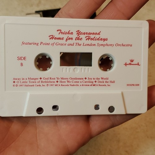 Trisha Yearwood Home for the Holidays Cassette 1997 Hallmark COMPLETE! VG+ Tape - Picture 8 of 8