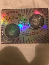Learn to Yo-Yo Book  Kit with 2 flashing red  green yo yo's included