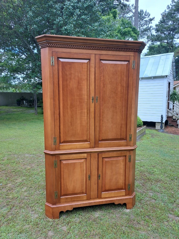 Armario Southern Cherry Corner Hecho en Tienda 20thc Foto 2 de 4
