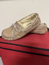 UGG DAKOTA SLIPPER Tan Suede Women's Size 6