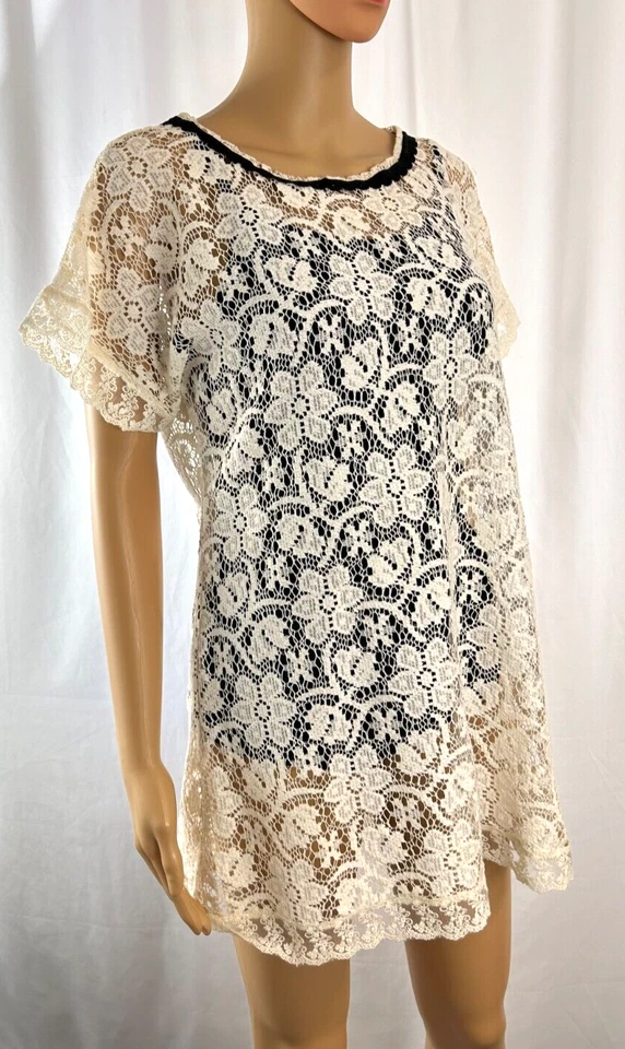 Top/minivestido para mujer Betsey Johnson con encaje de ganchillo, negro marfil, talla M/L Foto 2 de 4
