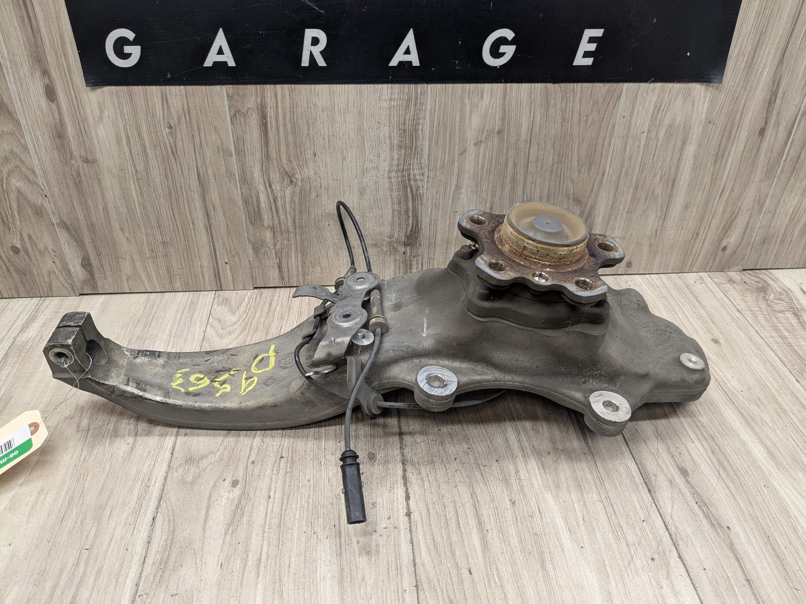 OEM BMW G11 G12 740 750 RWD Front Right Passenger Hub Bearing Spindle Knuckle
