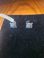 Diamond Cluster SSt earrings. 1/10KTW. NWT