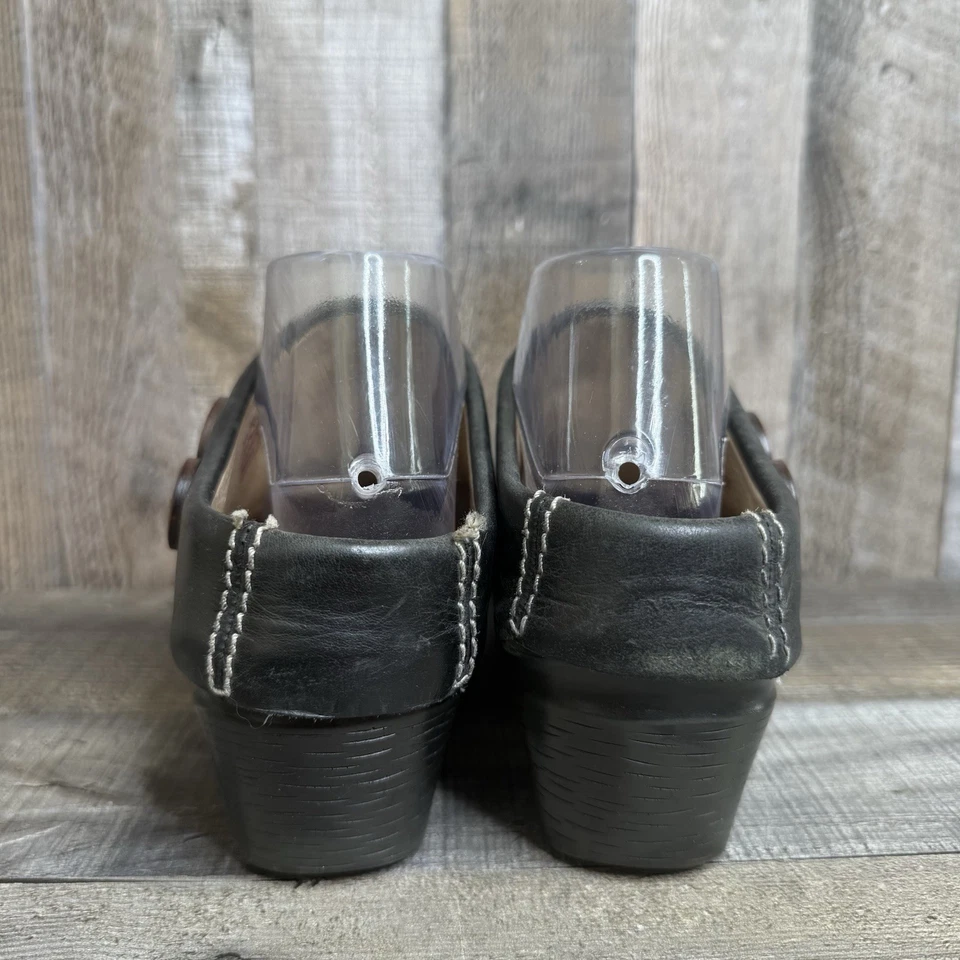 Tamancos femininos Sanita Nikolette de couro preto com botão de salto tamanho UE 40 - Imagem 4 de 4