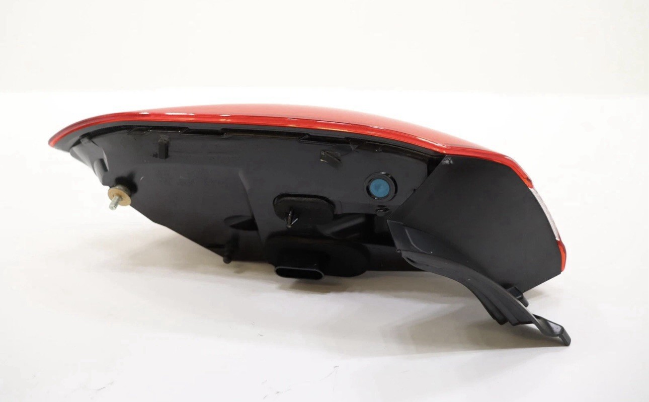 2014-2019 MASERATI GHIBLI S RH PASSENGER REAR OUTER TAIL LIGHT LAMP LED OEM