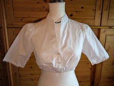   Elegante Country Line Dirndlbluse mit Stehk...