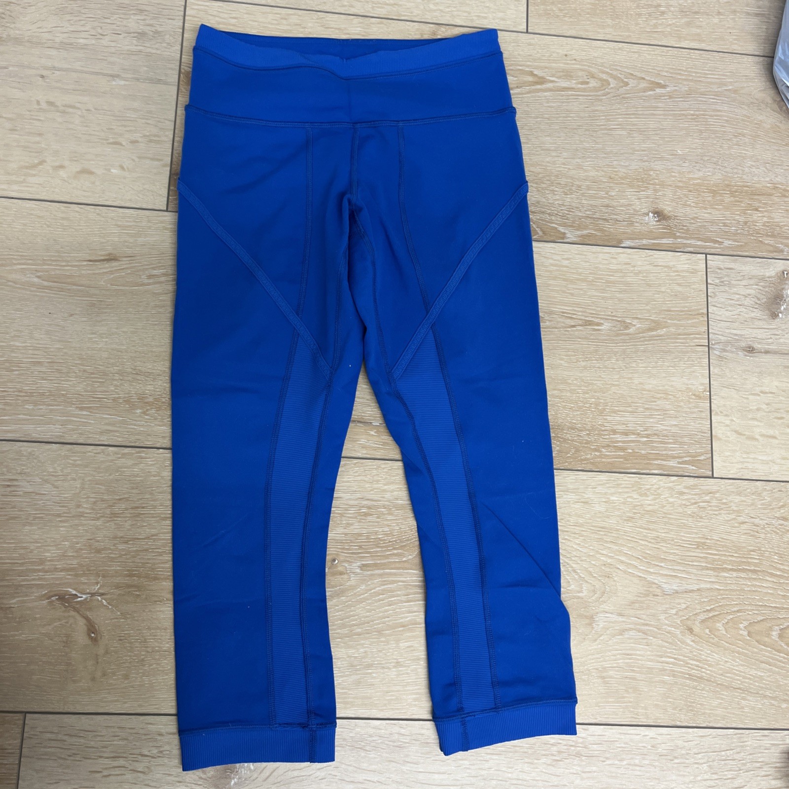 Lululemon Women's Royal Blue Cropped Leggings Size 4
