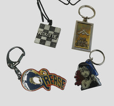 4 VINTAGE SOUVENIR KEY RINGS & NECKLACE ROXETTE, GREASE, LES MIS, MAIN EVENT...