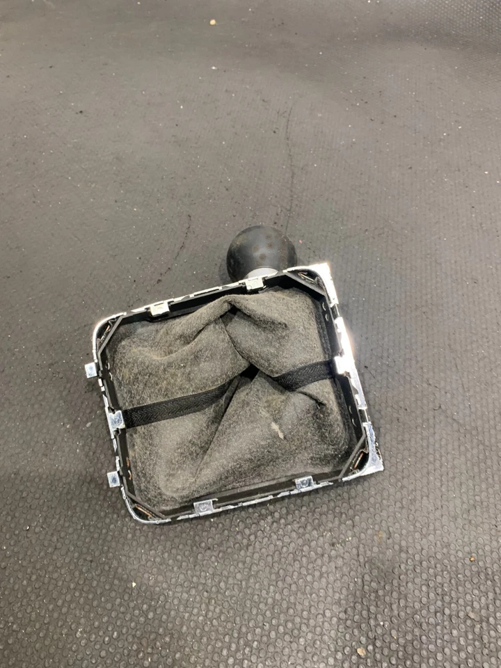 Volkswagen Passat B6 2005 perilla de cambio y cubierta 3C0711113E #2 Foto 2 de 3