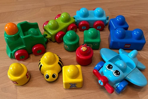 Lego Duplo 12 Teile z.B. Lokomotive, Flugzeug, Zug