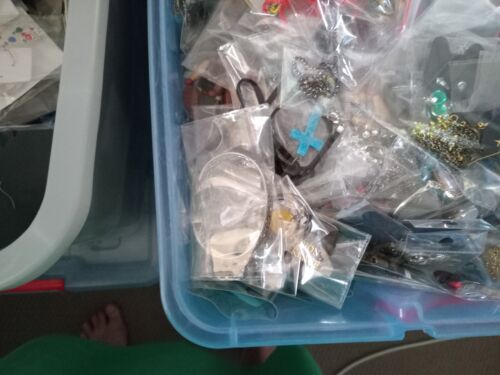 mystery box mixed jewellery 100 items vintage to now - Picture 9 of 10