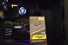 corsair cmv32gx4m1a2666c18