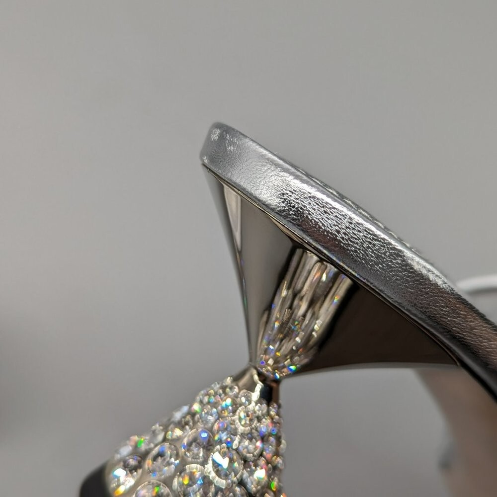 MIUMIU 直営OUTLETお洒落気分CALZATUREクリスタル5X742C ARGENTO Miu Miu Women's Embellished Slide Heel Sandals Argento Size
