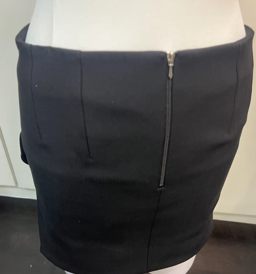 Anthony Vaccarello blk mini skirt with shorter leather ruffle side detail 36FR - Image 4 of 4