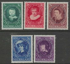 NETHERLANDS 1955 CHILD WELFARE SET - SG821-825 - CAT £25 - GOOD MOUNTED MINT