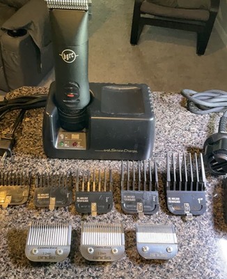 Andis BGRC Cordless Rechargeable Clipper  + Battery.  Andis Sens Charger +Accs