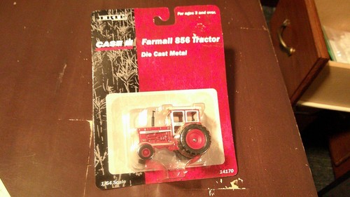 2003 Ertl Case Farmall 856 Tractor #14170 1:64 Scale International #SH 3