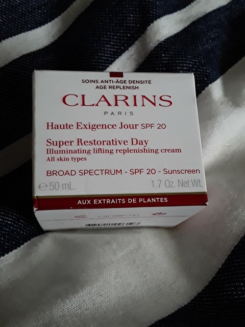 clarins super restorative tinted cream spf 20