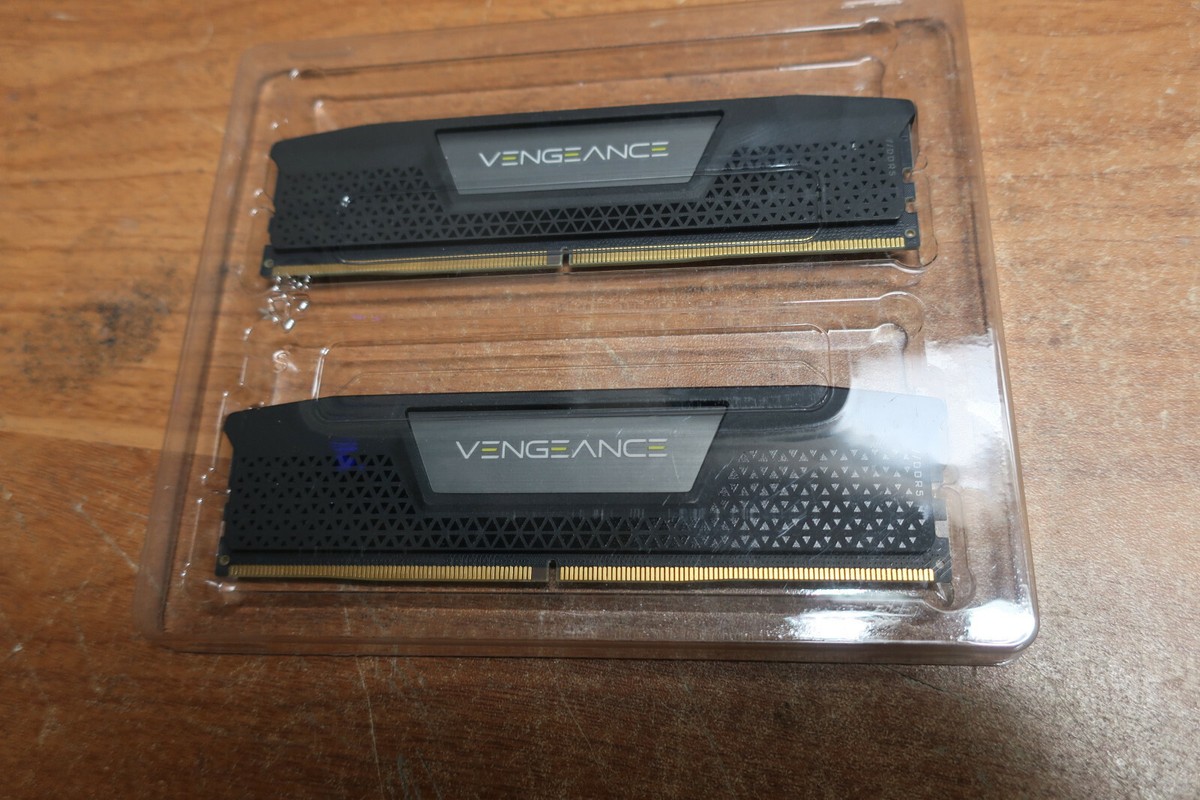 Corsair Vengeance 32GB (2x16GB) PC5-41600 (DDR5-5200) Memory Corsair Vengeance 32GB (2x16GB) PC5-41600 (DDR5-5200) Memory