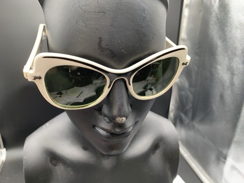 Vintage Protex NOS 1940’s 1950’s Lucite Cats Eye Sunglasses 2” T x 5 1/4”L - Picture 3 of 18