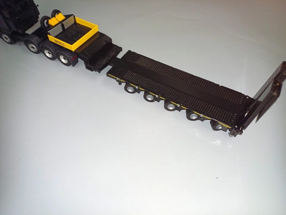 Conrad -80172 - MAN TGX GX 4achs Zugmaschine mit 5achs Semitieflader - DOLL - Bild 2 von 3